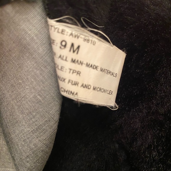 Khombu winter boots side zip man made materials very nice good condition 9 - Picture 10 of 12